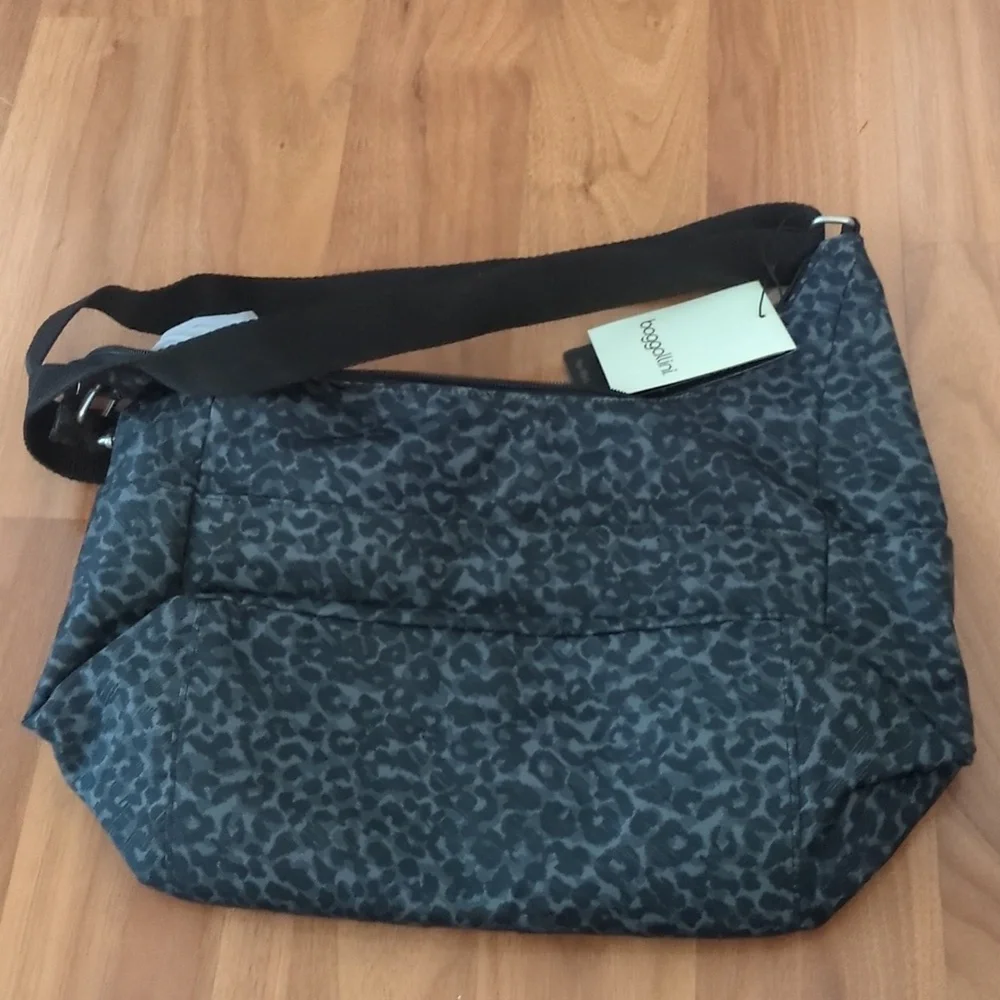 Baggallini Black Leopard Crossbody Bag - Picture 4 of 16